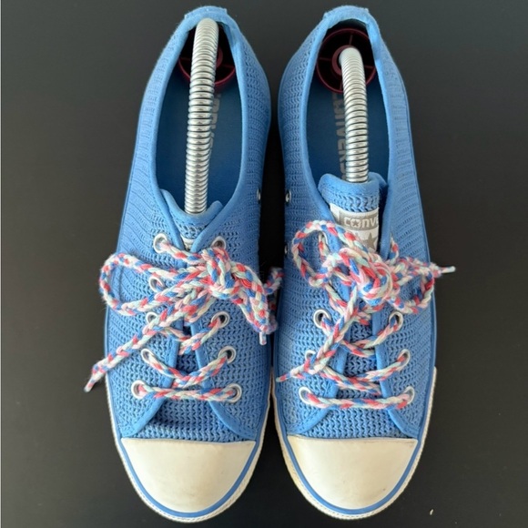 Converse Shoes - Converse Chuck Taylor Dainty
Low Malt Blue Sneakers 1990s
Women's Size 7
So Cute